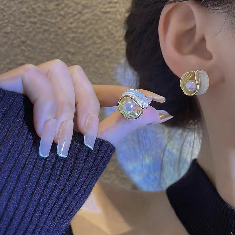Pearl Flower Stud Earrings