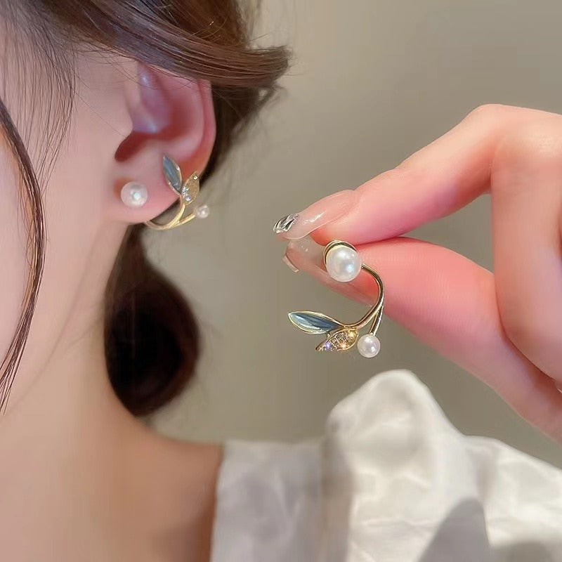 Pearl Flower Stud Earrings